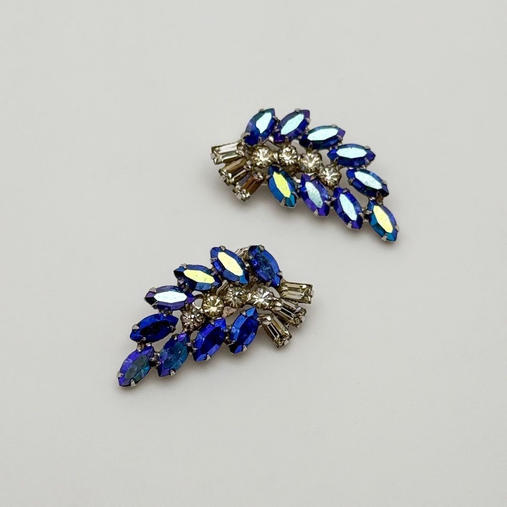 Vintage Blue and Silver B. David signed Rhinestone Crystal Clip-on Earrings - Picture 12 of 16